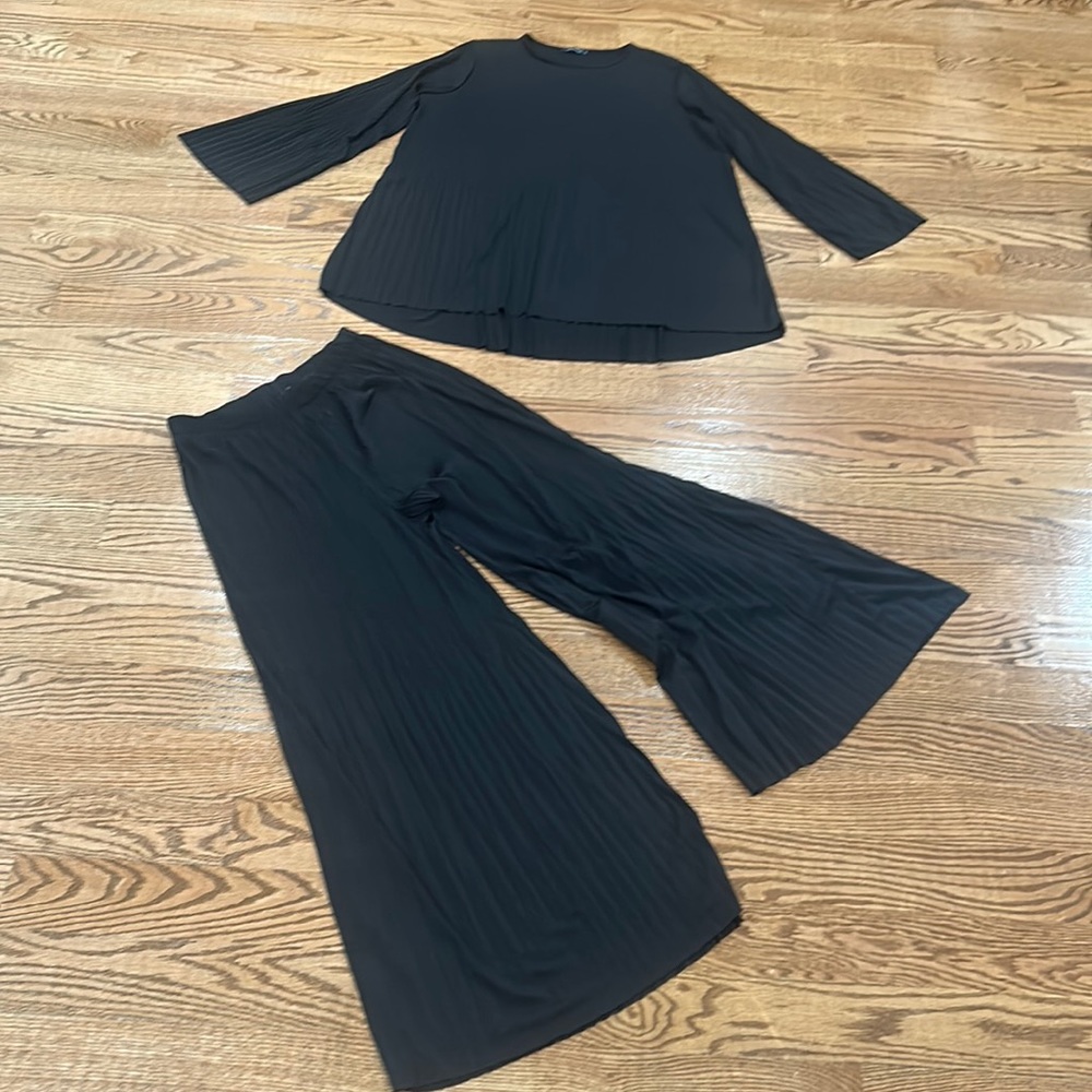 Set long sleeve and pants size 1 good condition women